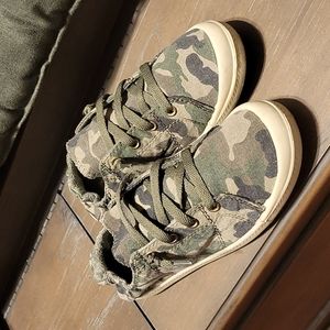 Time and Tru Sneakers